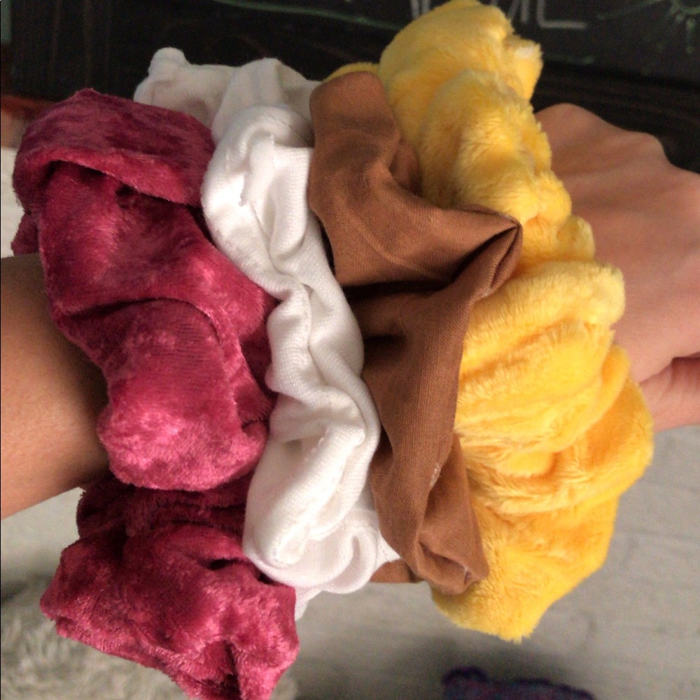 10 JUMBO scrunchies for $13